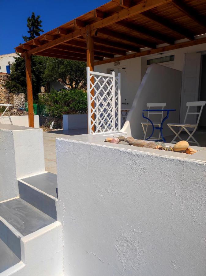 Georgia Milos Guest house *