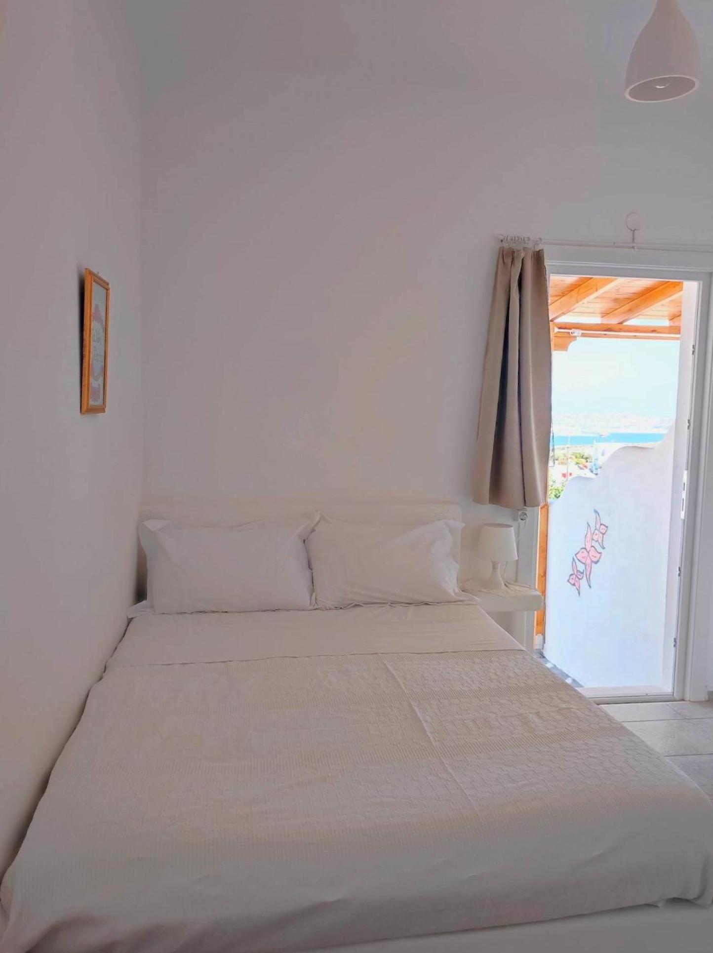 Guest house Georgia Milos