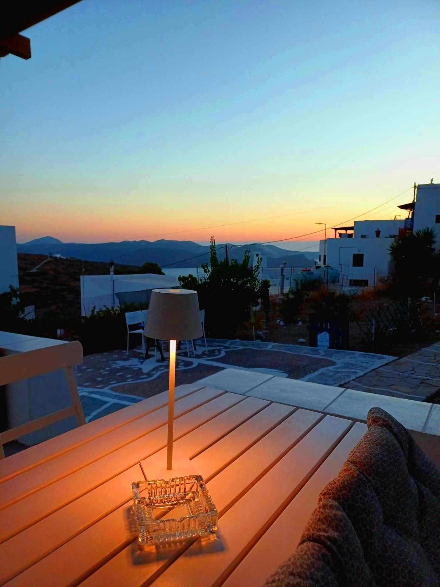 Georgia Milos * Plaka (Milos)